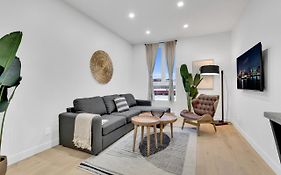 Deluxe Suites Downtown Montreal